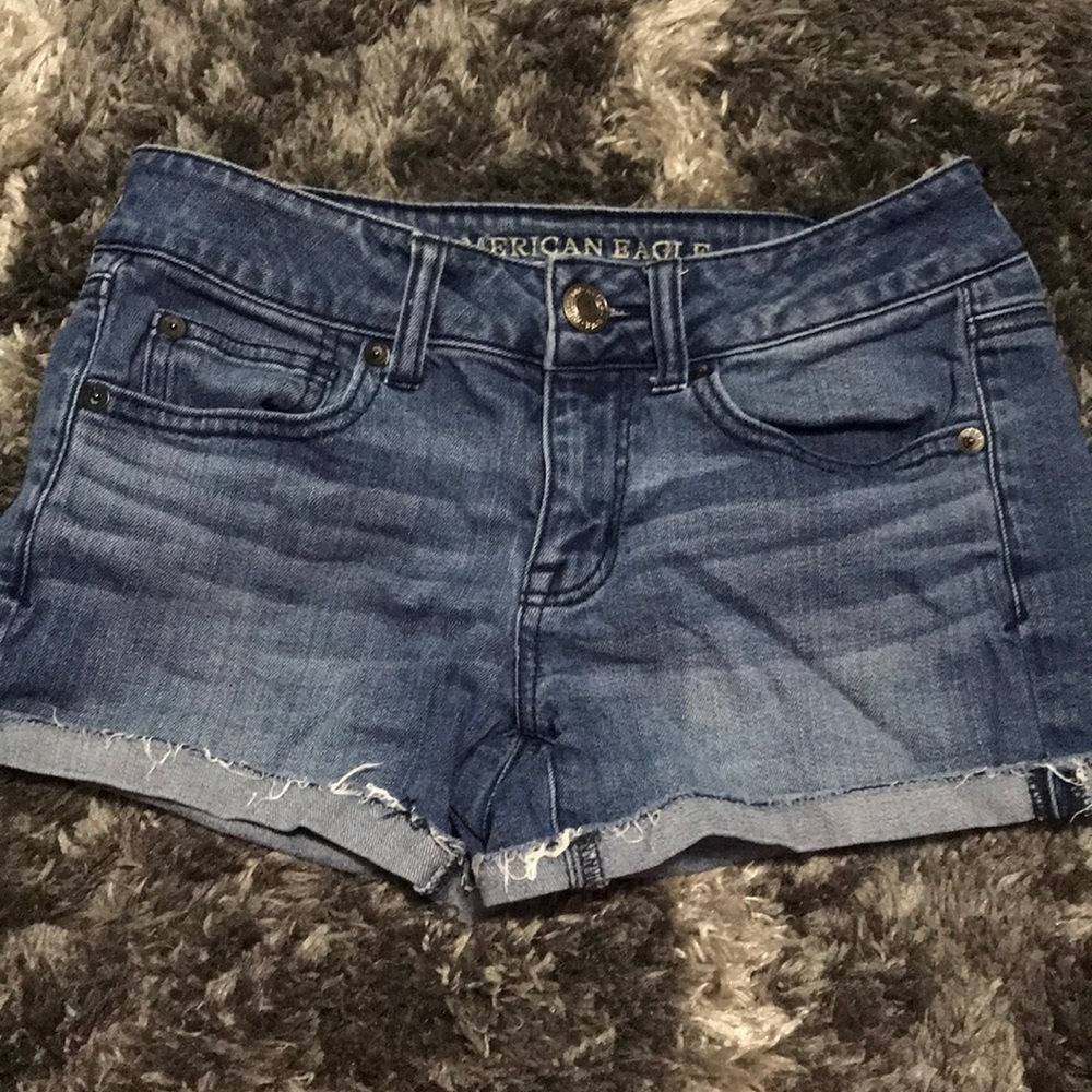 American Eagle short